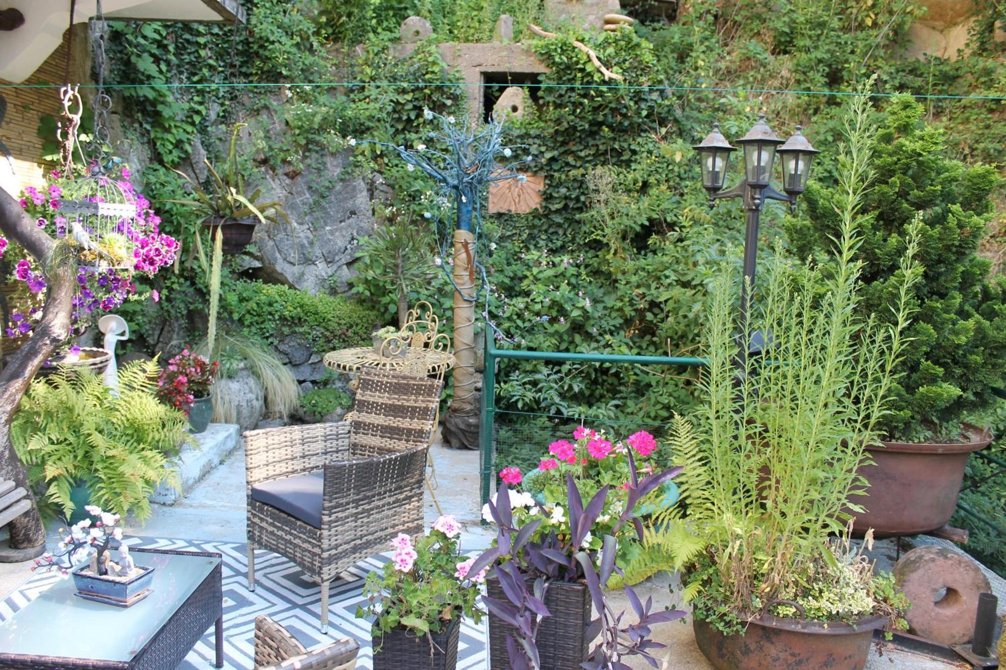 Studio Malou, Cuisine, Salle D'Eau, Terrasse Amenagee Olliergues Exterior photo